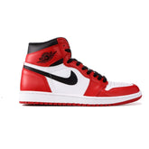 Tênis Feminino e Masculino Confortável para Caminhada na Cor Vermelho Air Jordan Chicago